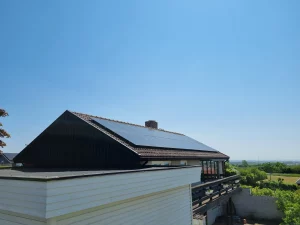 Villa med solceller i öst